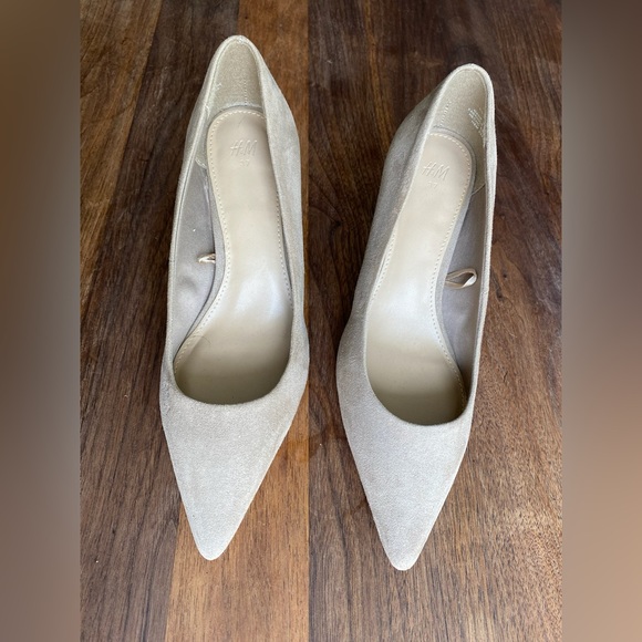 H&M suede pumps Size 6 - Picture 4 of 10